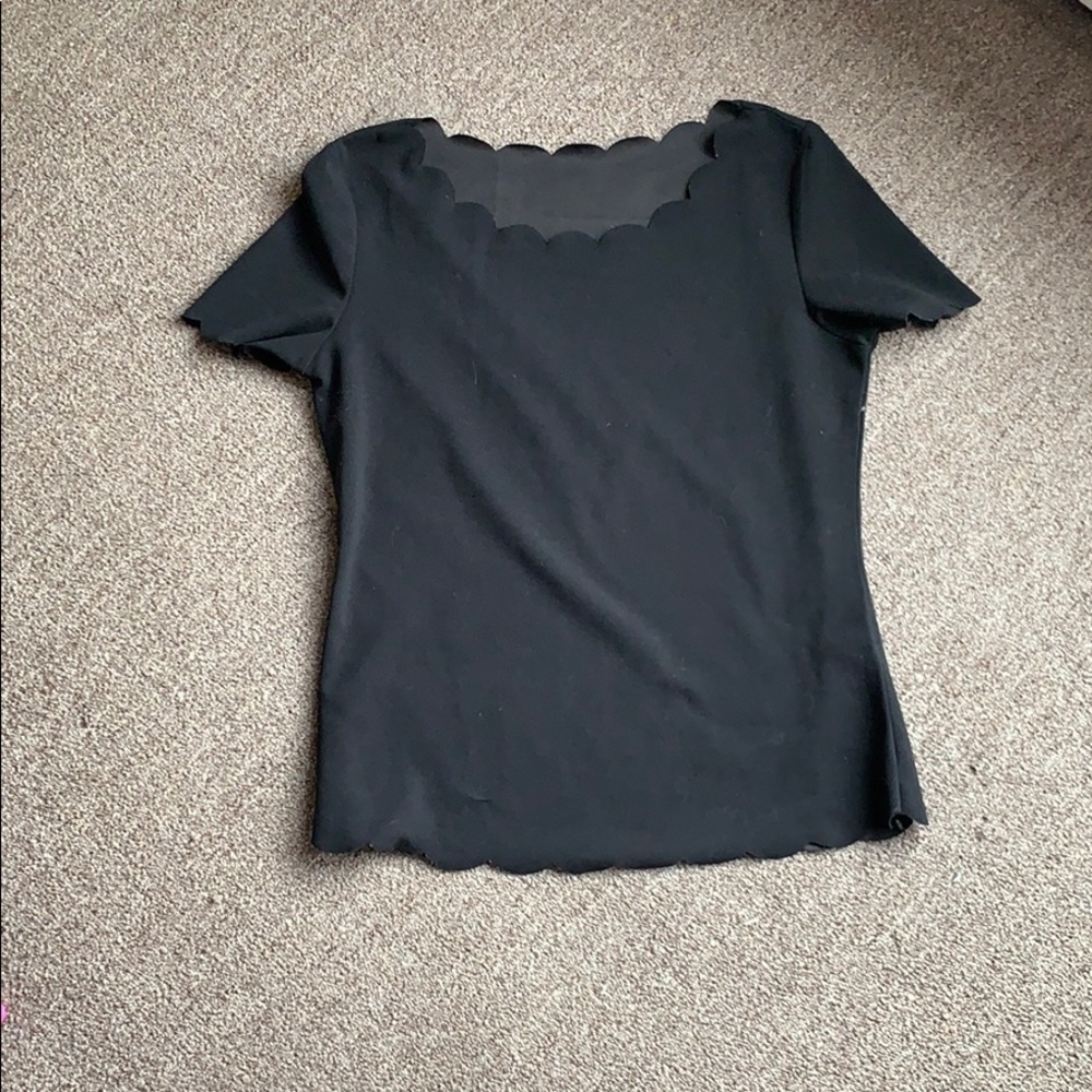 Scallop top